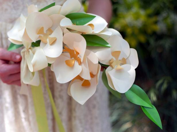 CI-Lia-Griffith_Paper-Orchid-Cascading-Bouquet_4x3 CI-Lia-Griffith_Paper-Orchid-Cascading-Bouquet_4x3