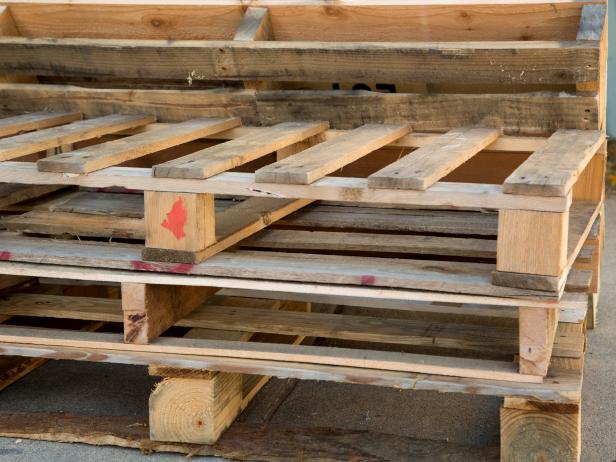 Original-Lemonade-Stand_pallets-step1_4x3 Original-Lemonade-Stand_pallets-step1_4x3