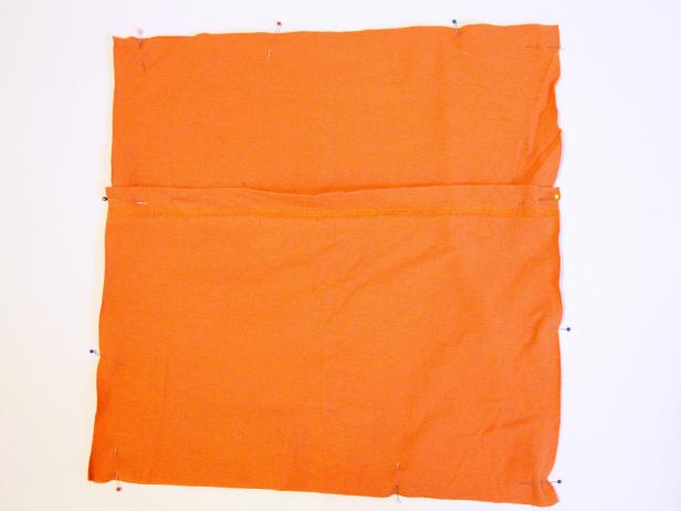 CI-Jess-Abbott_Pillows-made-from-T-shirts-inside-out-step4_4x3 CI-Jess-Abbott_Pillows-made-from-T-shirts-inside-out-step4_4x3