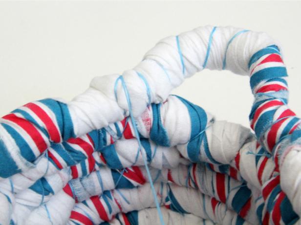 CI-Jess-Abbott_Baskets-made-from-baby-blankets-create-handles-step20_4x3 CI-Jess-Abbott_Baskets-made-from-baby-blankets-create-handles-step20_4x3