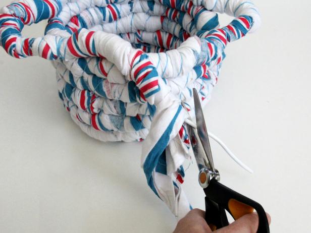 CI-Jess-Abbott_Baskets-made-from-baby-blankets-getting-end-ready-step22_4x3 CI-Jess-Abbott_Baskets-made-from-baby-blankets-getting-end-ready-step22_4x3