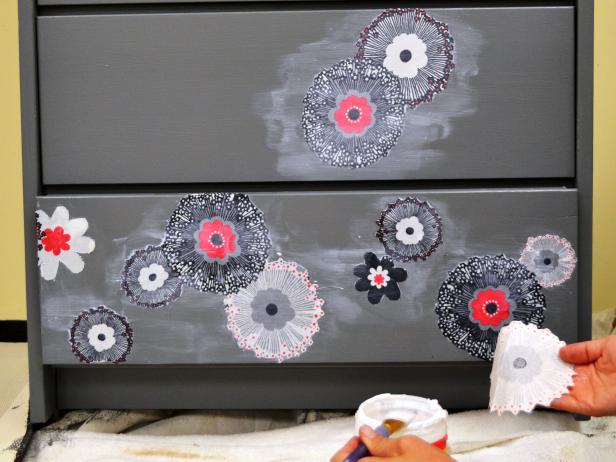 Original-fabric-dresser_decoupage-flowers-step7_4x3 Original-fabric-dresser_decoupage-flowers-step7_4x3