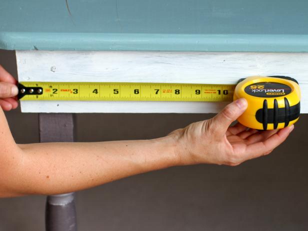 CI-Brittni-Melhoff_fabric-covered-desk-measure-step7_4x3 CI-Brittni-Melhoff_fabric-covered-desk-measure-step7_4x3