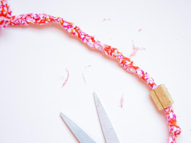 CI-Chelsea-Costa_braided-belt-snip-off-fringe-step14 CI-Chelsea-Costa_braided-belt-snip-off-fringe-step14