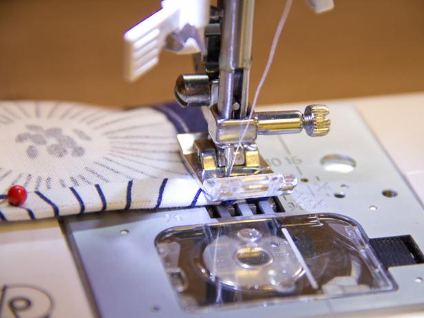 CI-Chelsea-Costa_cloth-napkins-sew-hem-step7 CI-Chelsea-Costa_cloth-napkins-sew-hem-step7