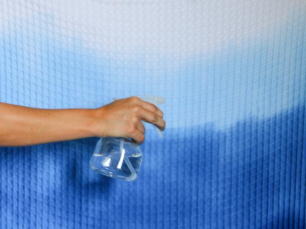 CI_Brittni-Mehloff_ombre-shower-curtain-spray-bottle-step8c_h CI_Brittni-Mehloff_ombre-shower-curtain-spray-bottle-step8c_h