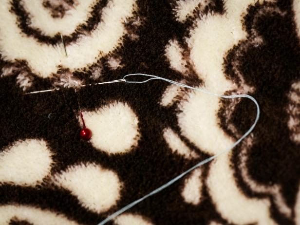 Original_Blue-Baby-Blanket-tack-in-the-middle-step7_h Original_Blue-Baby-Blanket-tack-in-the-middle-step7_h