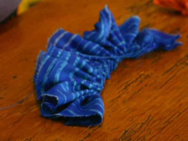 Original_Fabric-Flower-bunching-the-stitch-step4_h Original_Fabric-Flower-bunching-the-stitch-step4_h
