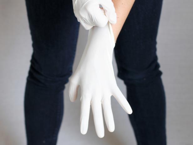 CI_Brittni-Mehloff_ombre-shower-curtain-wear-gloves-step3_h CI_Brittni-Mehloff_ombre-shower-curtain-wear-gloves-step3_h