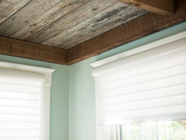 5 Ways to Age Wood for a Weathered Look| Aged Wood, Aged Wood Look, Aged Wood DIY, Weathered Wood DIY, Weathered Wood Stain, DIY Weathered Wood Stain Projects, DIY Weathered Wood Paint, DIY Projects, DIY Home #AgedWood #AgedWoodLook #AgedWoodDIY #WeatheredWoodDIY