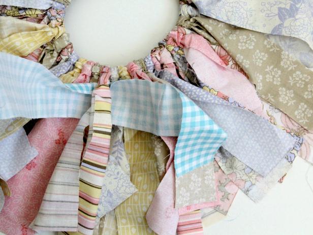 CI-Jess-Abbott_Upcycled-Tutu-tie-and-push-fabric-strips-elastic-Step13_4x3 CI-Jess-Abbott_Upcycled-Tutu-tie-and-push-fabric-strips-elastic-Step13_4x3
