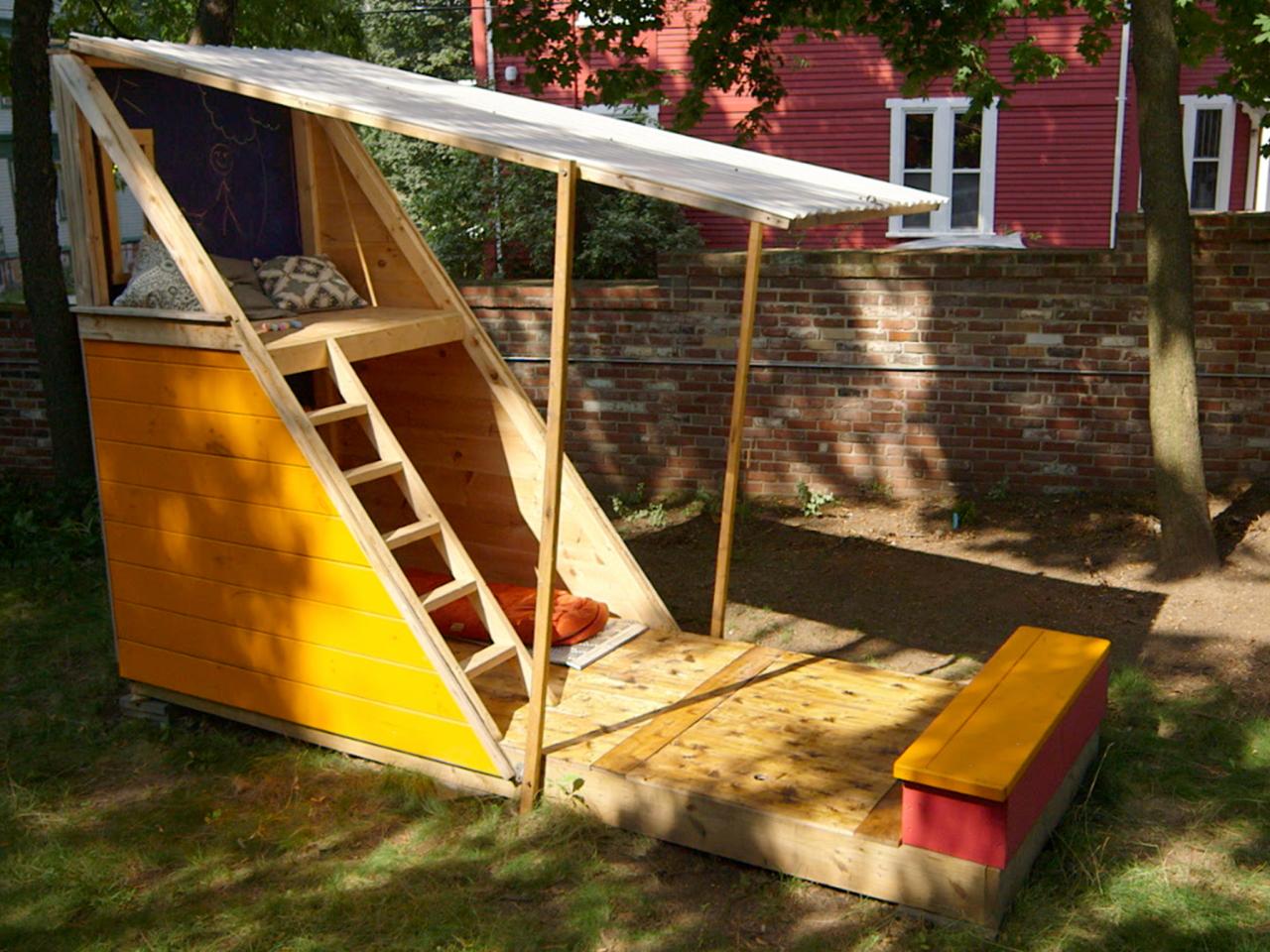 How to Build a Backyard Playhouse howtos DIY