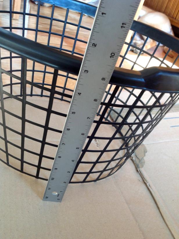 CI-ManviDrona_Mac-and-Cheese-Halloween-Costume-measure-basket8_v CI-ManviDrona_Mac-and-Cheese-Halloween-Costume-measure-basket8_v