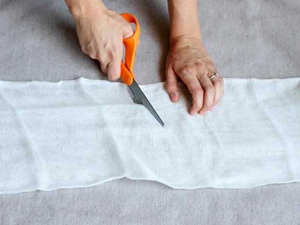 CI-Brittni-Melhoff_Halloween-ghosts-in-tree-cut-cheesecloth-step2_h CI-Brittni-Melhoff_Halloween-ghosts-in-tree-cut-cheesecloth-step2_h