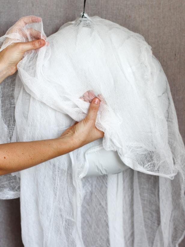 CI-Brittni-Melhoff_Halloween-ghosts-in-tree-layers-cheesecloth-step5_v CI-Brittni-Melhoff_Halloween-ghosts-in-tree-layers-cheesecloth-step5_v