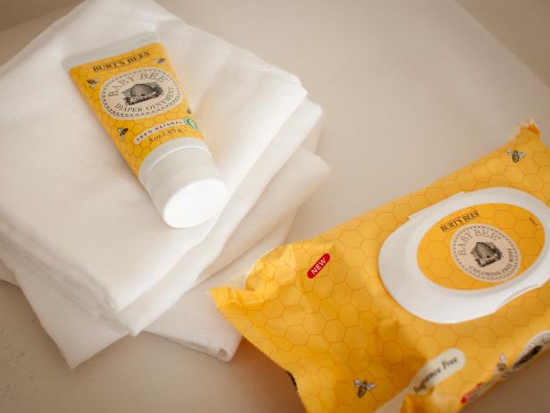 CI-Melanie-Grizzel_Baby-Changing-Kit-wipes-cream_h CI-Melanie-Grizzel_Baby-Changing-Kit-wipes-cream_h