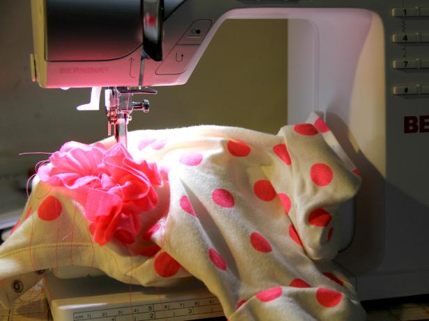 CI-Jess-Abbott_Ruffled-Butt-Onesie-sew-first-ruffle9_h CI-Jess-Abbott_Ruffled-Butt-Onesie-sew-first-ruffle9_h