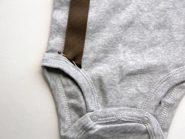 CI-Jess-Abbott_bow-tie-suspenders-onesie-sew-on-ribbon5_h CI-Jess-Abbott_bow-tie-suspenders-onesie-sew-on-ribbon5_h