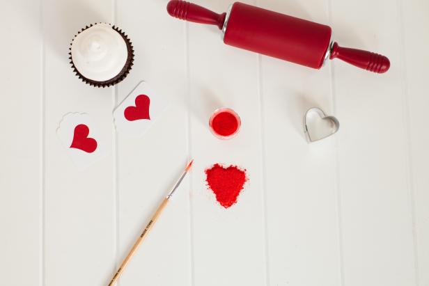 CI_TomKat-Studio-Teen-Valentines-Day-Glitter-Heart_s4x3 CI_TomKat-Studio-Teen-Valentines-Day-Glitter-Heart_s4x3