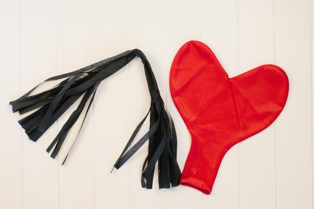 CI_TomKat-Studio-Teen-Valentines-Day-Heart-Balloon-Fold-Paper_s4x3 CI_TomKat-Studio-Teen-Valentines-Day-Heart-Balloon-Fold-Paper_s4x3