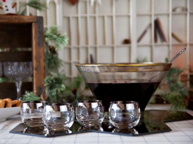 Original_Laurie-March_Scandinavian-Christmas-punch-bowl_h Original_Laurie-March_Scandinavian-Christmas-punch-bowl_h