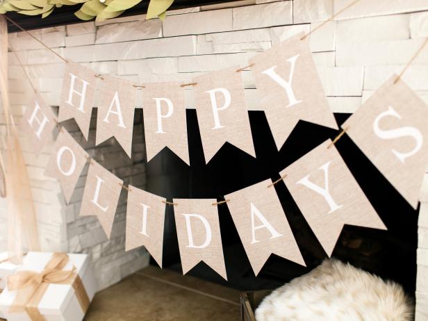 CI-TomKat_Christmas-fireplace-mantel-rustic-bunting_h CI-TomKat_Christmas-fireplace-mantel-rustic-bunting_h