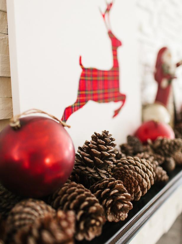 Original-TomKat_Christmas-fireplace-mantel-traditional-pinecones-ornament_v