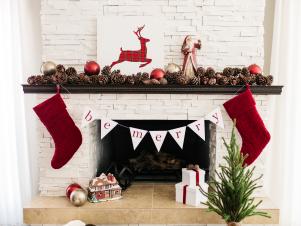 Original-TomKat_Christmas-fireplace-mantel-traditional-red-stockings_h Original-TomKat_Christmas-fireplace-mantel-traditional-red-stockings_h