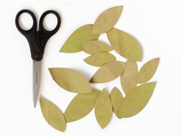 Original-TomKat_Christmas-bayleaf-garland-step3_h Original-TomKat_Christmas-bayleaf-garland-step3_h