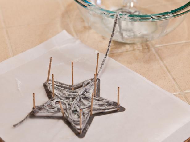 CI-Laurie-March_Christmas-Yarn-Star-step10_h CI-Laurie-March_Christmas-Yarn-Star-step10_h
