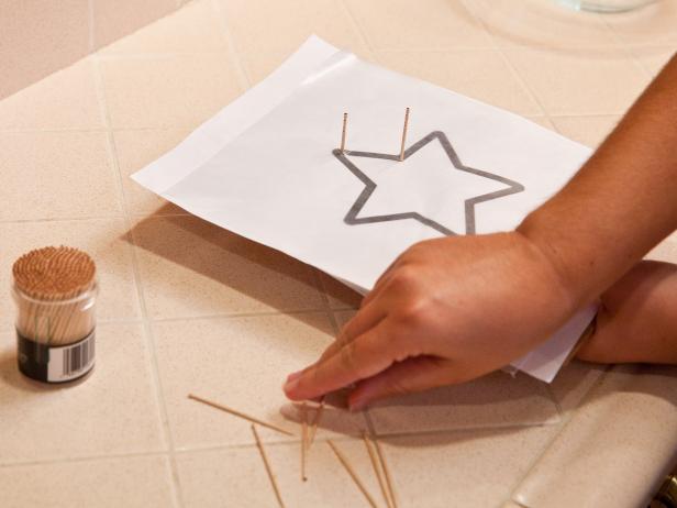 CI-Laurie-March_Christmas-Yarn-Star-step4_h CI-Laurie-March_Christmas-Yarn-Star-step4_h