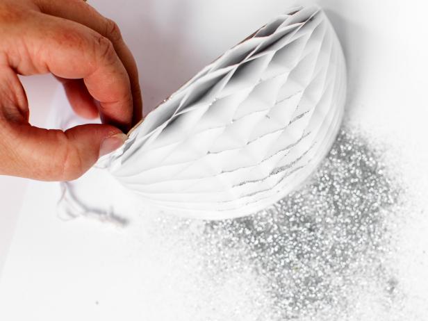 Original-TomKat_Honeycomb-paper-ornaments-step4_h Original-TomKat_Honeycomb-paper-ornaments-step4_h