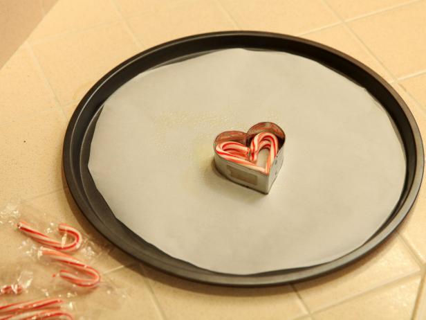 CI-Laurie-March_Candy-cane-hearts-Scandinavian-Christmas-step3a_h CI-Laurie-March_Candy-cane-hearts-Scandinavian-Christmas-step3a_h