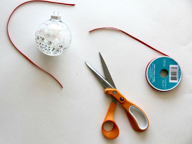 CI-Jess-Abbott_Christmas-ornament-fingerprint-snowmen-step6_h CI-Jess-Abbott_Christmas-ornament-fingerprint-snowmen-step6_h