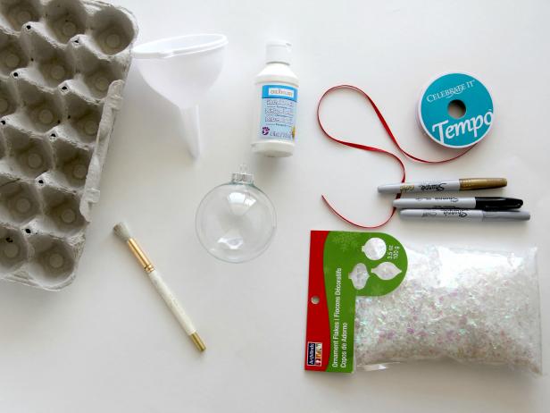 CI-Jess-Abbott_Christmas-ornament-fingerprint-snowmen-tools-and-materials_h CI-Jess-Abbott_Christmas-ornament-fingerprint-snowmen-tools-and-materials_h