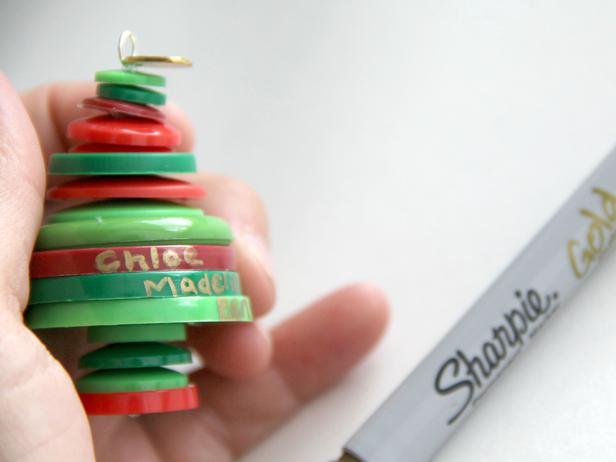 CI-Jess-Abbott_Christmas-tree-ornament-made-from-buttons-step9_h CI-Jess-Abbott_Christmas-tree-ornament-made-from-buttons-step9_h