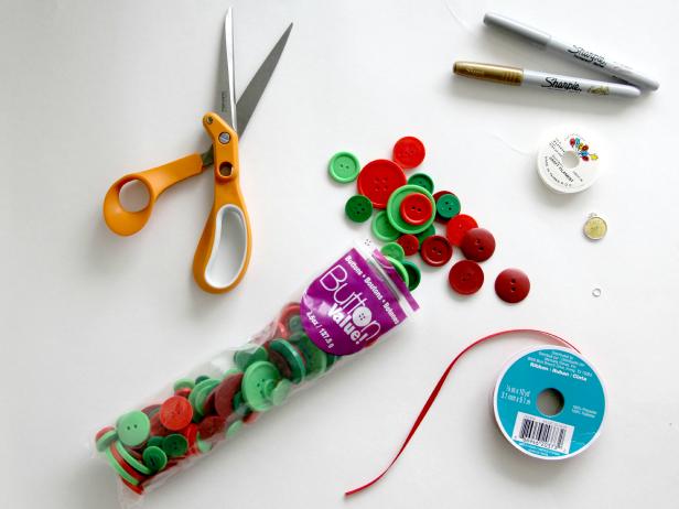 CI-Jess-Abbott_Christmas-tree-ornament-made-from-buttons-tools-materials_h CI-Jess-Abbott_Christmas-tree-ornament-made-from-buttons-tools-materials_h