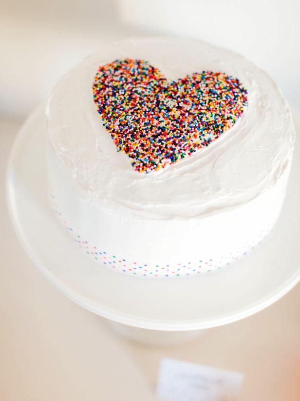 CI-Rennai-Hoefer_Sprinkle-baby-shower-heart-cake_v CI-Rennai-Hoefer_Sprinkle-baby-shower-heart-cake_v