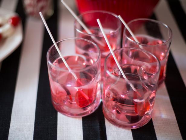 CI-Michelle-Kim_heart-baby-shower-for-multiples-drinks9_h CI-Michelle-Kim_heart-baby-shower-for-multiples-drinks9_h