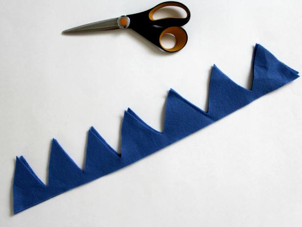 CI-Jess-Abbott_Dinosaur-stuffed-cut-felt-triangles6_h CI-Jess-Abbott_Dinosaur-stuffed-cut-felt-triangles6_h