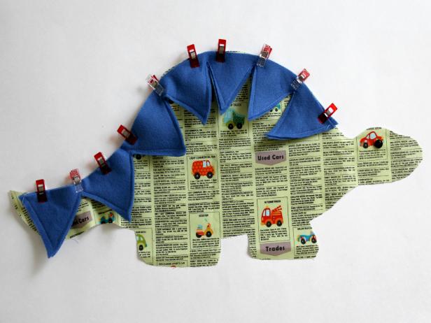 CI-Jess-Abbott_Dinosaur-stuffed-pin-triangles-to-dino8_h CI-Jess-Abbott_Dinosaur-stuffed-pin-triangles-to-dino8_h