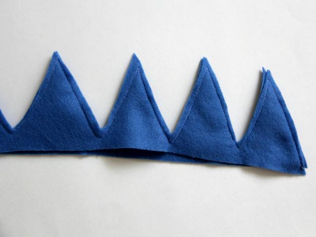 CI-Jess-Abbott_Dinosaur-stuffed-sew-triangles7_h CI-Jess-Abbott_Dinosaur-stuffed-sew-triangles7_h