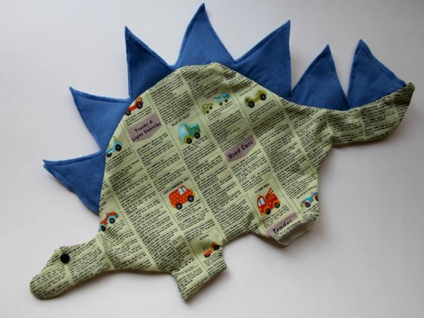 CI-Jess-Abbott_Dinosaur-stuffed-turn-right-side-out11_h CI-Jess-Abbott_Dinosaur-stuffed-turn-right-side-out11_h