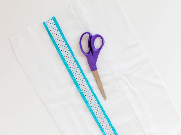 CI-Rennai-Hoefer_burp-cloths-layer-ribbon_h CI-Rennai-Hoefer_burp-cloths-layer-ribbon_h