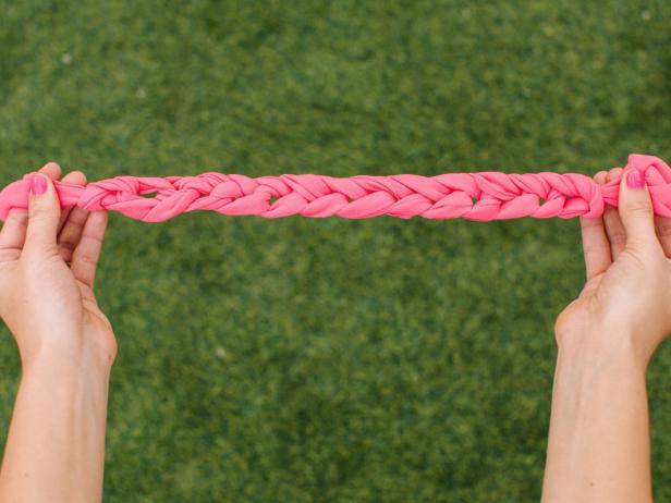 CI-Rennai-Hoefer_braided-headband-done-twisting_h CI-Rennai-Hoefer_braided-headband-done-twisting_h
