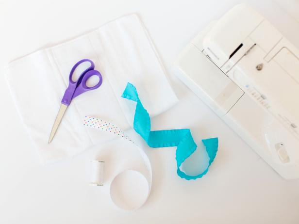 CI-Rennai-Hoefer_burp-cloths-tools-materials_h CI-Rennai-Hoefer_burp-cloths-tools-materials_h