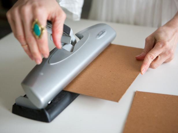 CI-Michelle-Kim_advice-book-hole-punch_h CI-Michelle-Kim_advice-book-hole-punch_h