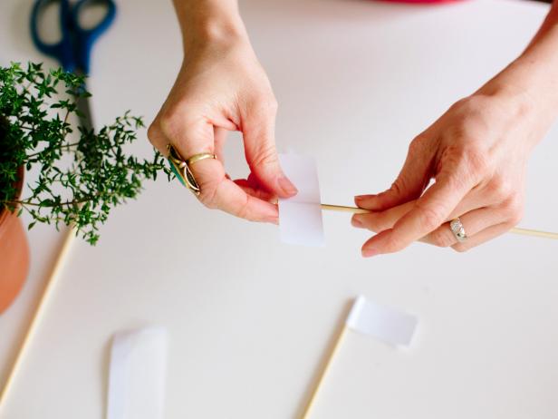 CI-Michelle-Kim_herb-pot-make-flags1_h CI-Michelle-Kim_herb-pot-make-flags1_h