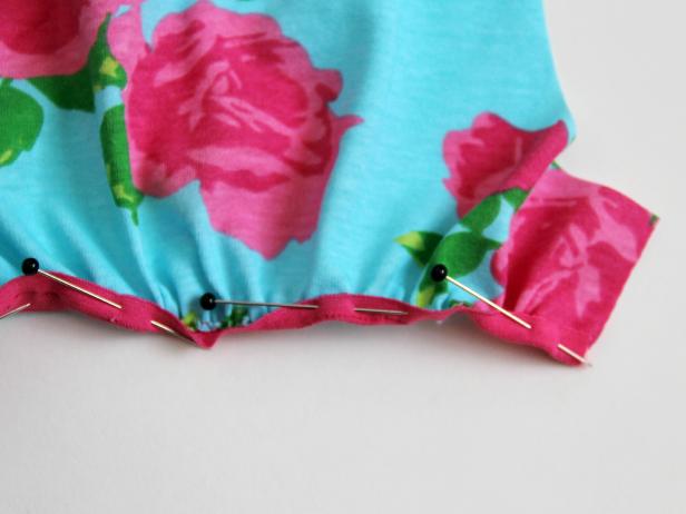 CI-Jess-Abbott_Baby-Bloomers-fold-elastic-over-sew-line8_h CI-Jess-Abbott_Baby-Bloomers-fold-elastic-over-sew-line8_h