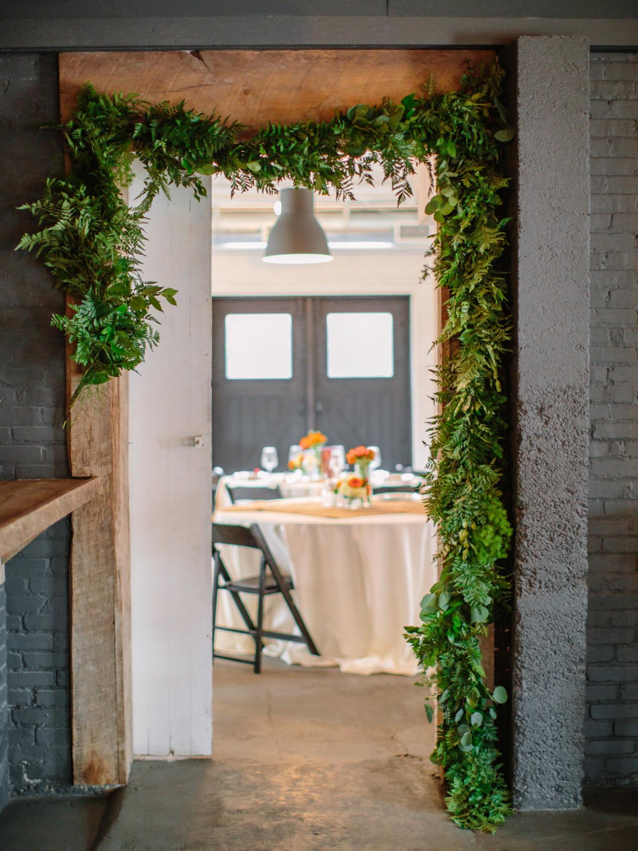 How to Make Floral Garland | how-tos | DIY